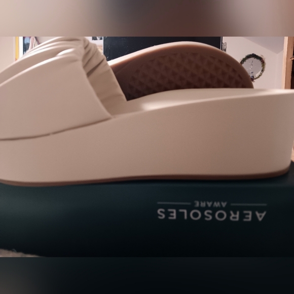 Dada Slide On Shoes. "Aerosoles Aware" Collection - Picture 6 of 6